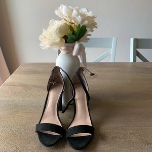 Madden Girl Beela heels, sz 6, 3 1/4 heel, Black